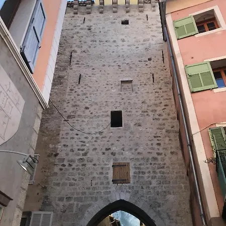 Centre